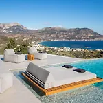 Istia Luxury *