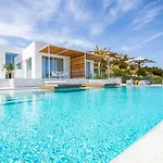 Istia Luxury *