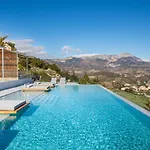 Istia Luxury Villa *