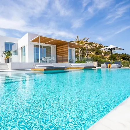 Istia Luxury *