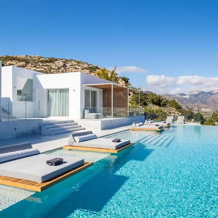 Istia Luxury *